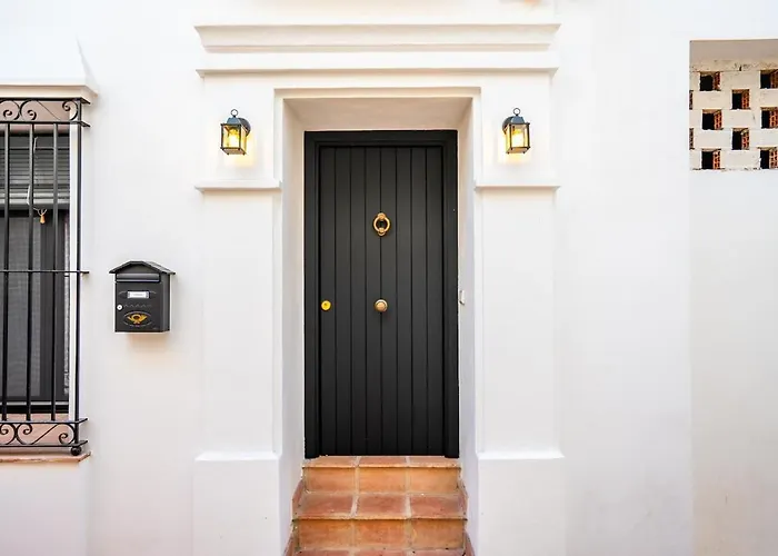 House In The Old Town Of With Private Pool And Free Parking