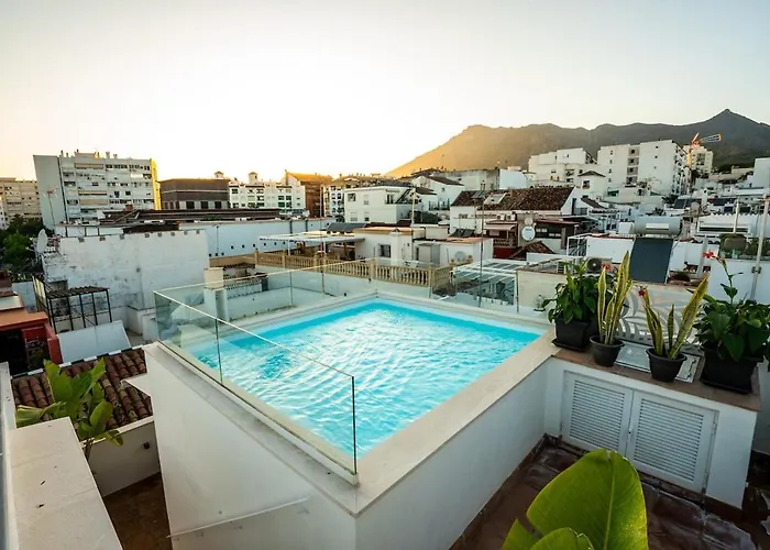 House In The Old Town Of With Private Pool And Free Parking Апартаменты