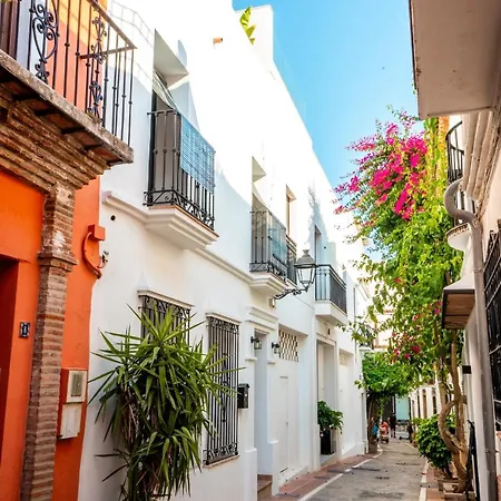 Lejlighed House In The Old Town Of With Private Pool And Free Parking