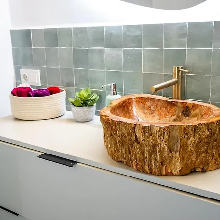 아파트 House In The Old Town Of With Private Pool And Free Parking